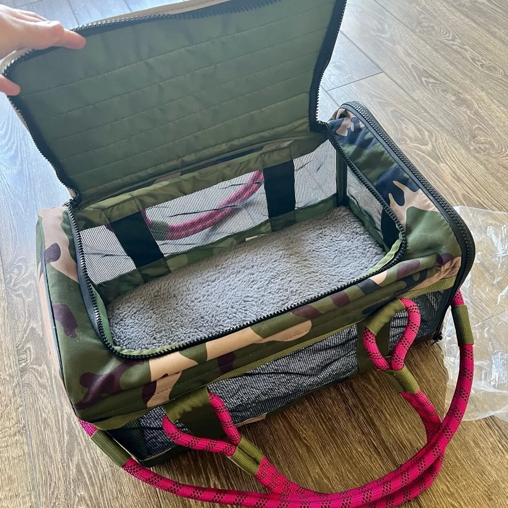 Stylish Camouflage Dog Carrier with Pink Accents - Picture 7 of 9